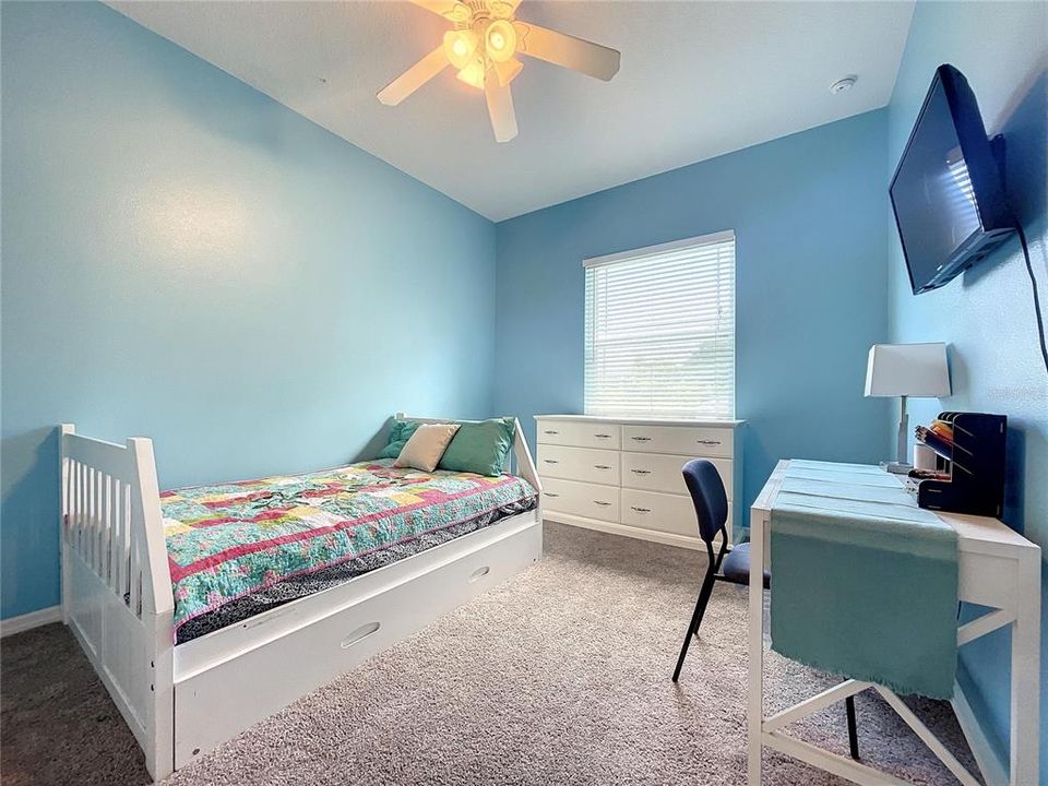 待售: $599,900 (4 贝兹, 2 浴室, 2125 平方英尺)