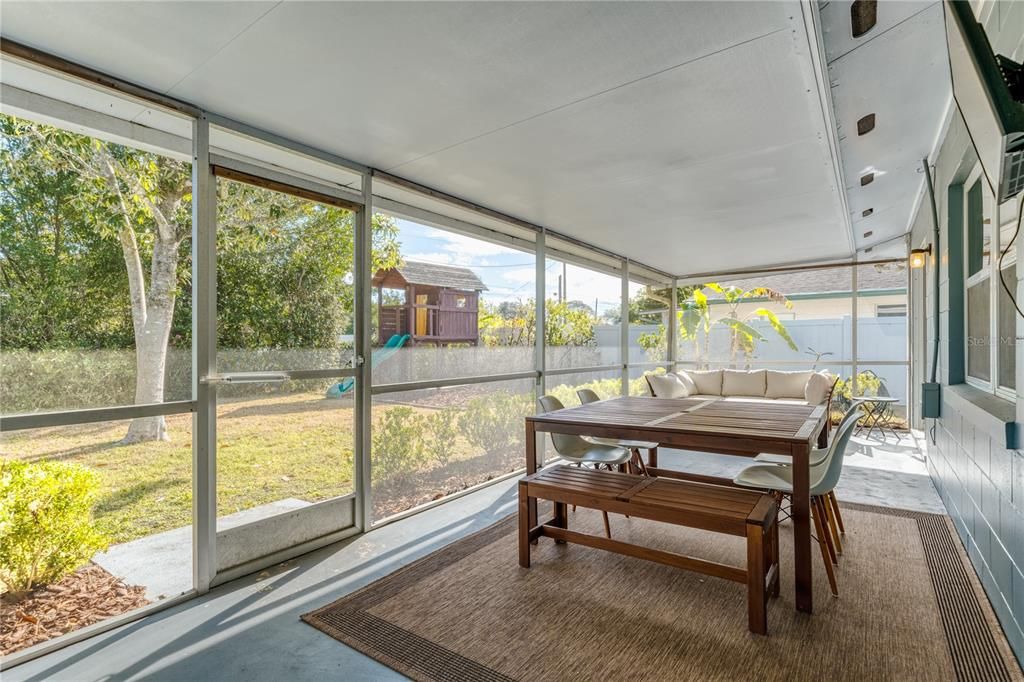 На продажу: $449,000 (4 спален, 2 ванн, 1738 Квадратных фут)