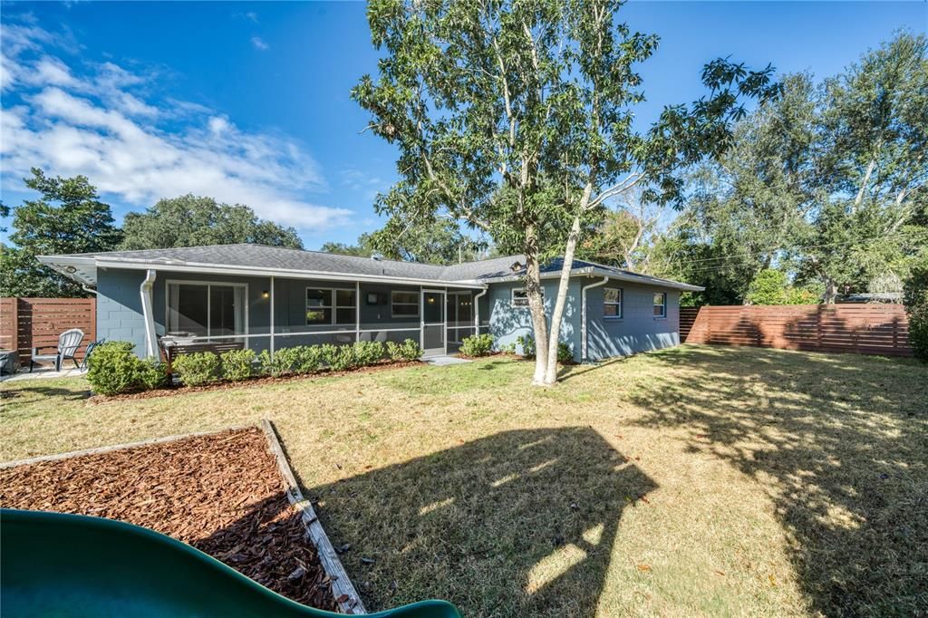 На продажу: $449,000 (4 спален, 2 ванн, 1738 Квадратных фут)