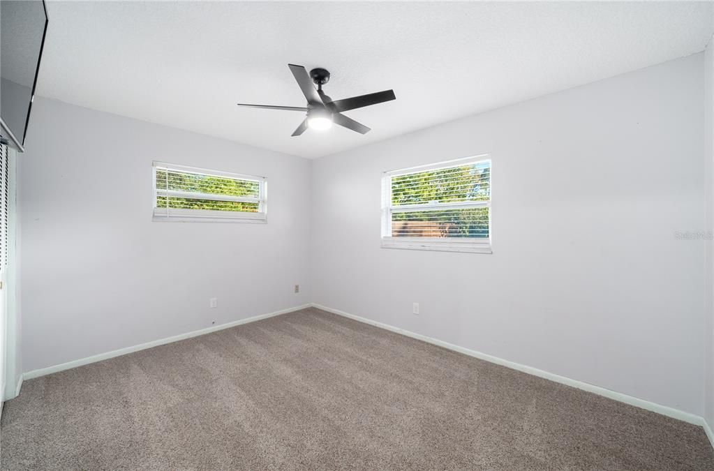 На продажу: $449,000 (4 спален, 2 ванн, 1738 Квадратных фут)