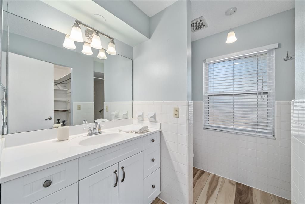 На продажу: $449,000 (4 спален, 2 ванн, 1738 Квадратных фут)