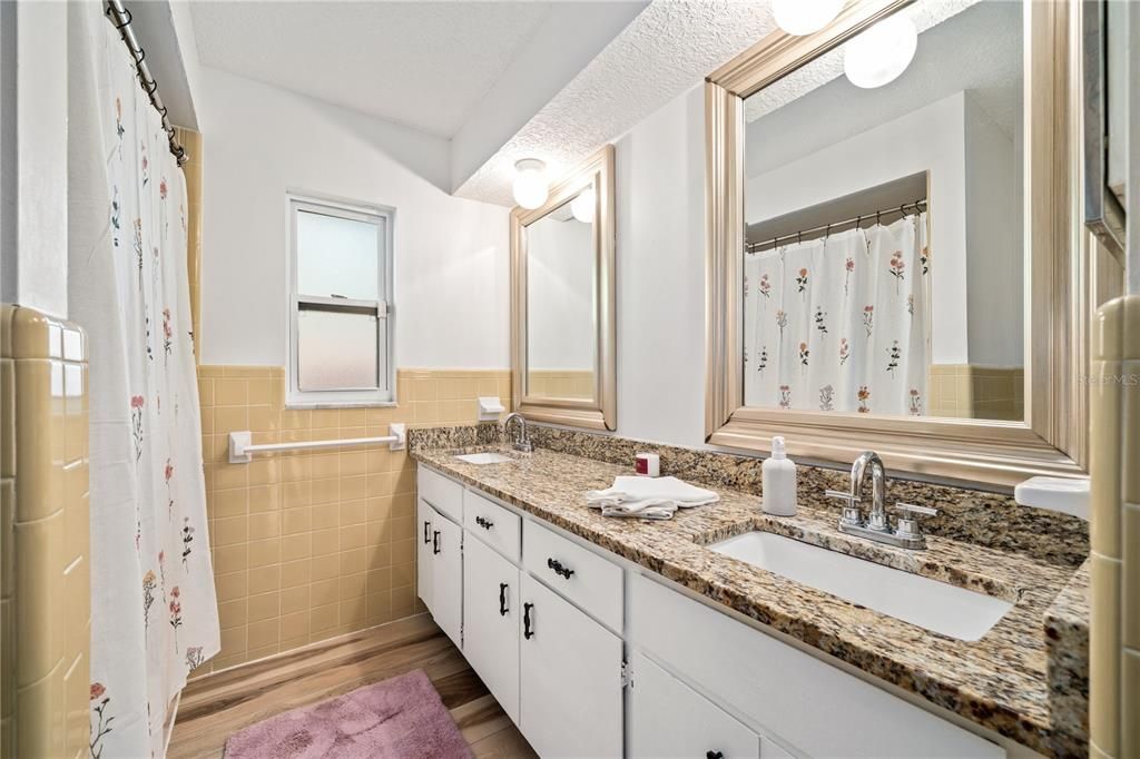 На продажу: $449,000 (4 спален, 2 ванн, 1738 Квадратных фут)