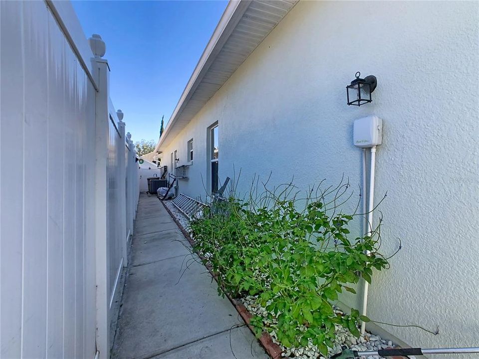 出租: $2,800 (4 贝兹, 3 浴室, 2221 平方英尺)