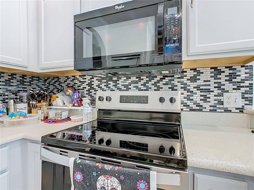 出租: $2,800 (4 贝兹, 3 浴室, 2221 平方英尺)