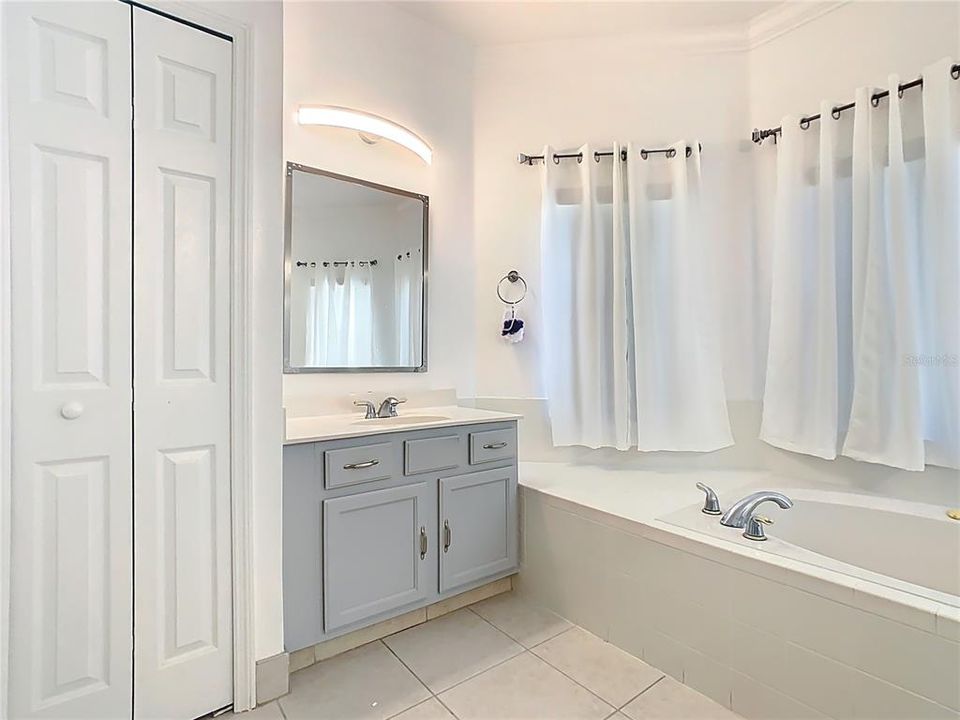 出租: $2,800 (4 贝兹, 3 浴室, 2221 平方英尺)