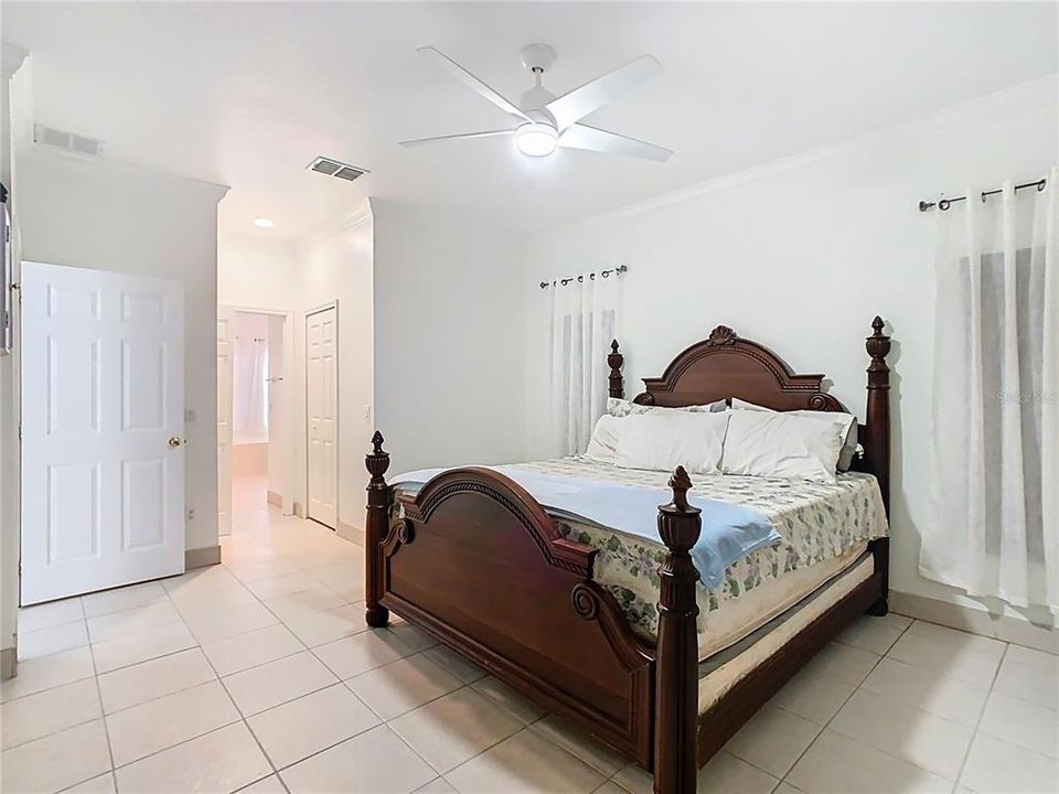 出租: $2,800 (4 贝兹, 3 浴室, 2221 平方英尺)