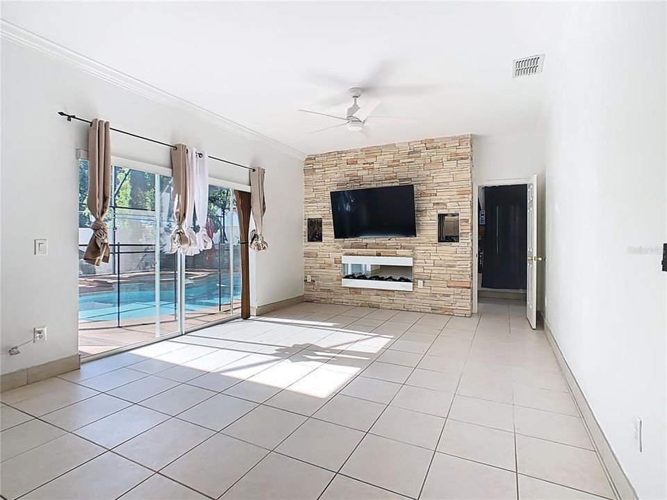 出租: $2,800 (4 贝兹, 3 浴室, 2221 平方英尺)