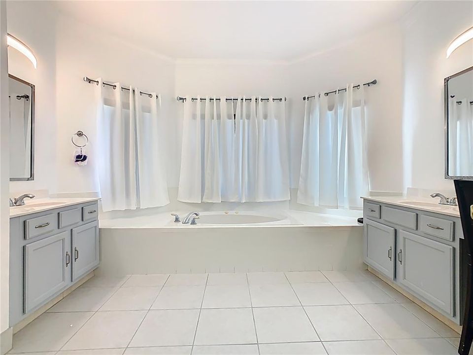 出租: $2,800 (4 贝兹, 3 浴室, 2221 平方英尺)