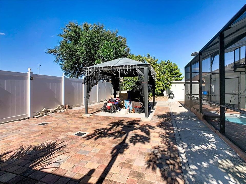 出租: $2,800 (4 贝兹, 3 浴室, 2221 平方英尺)