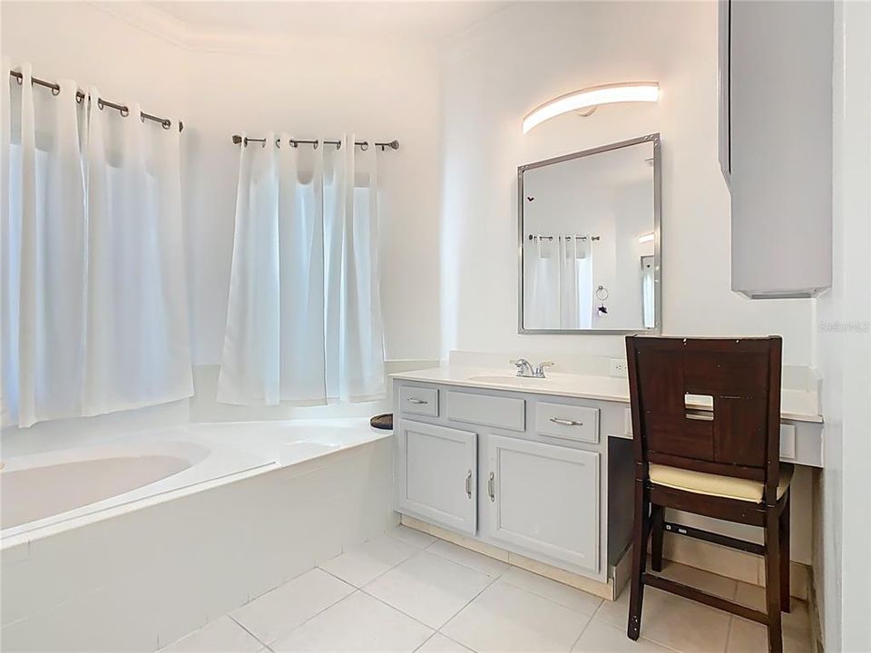 出租: $2,800 (4 贝兹, 3 浴室, 2221 平方英尺)