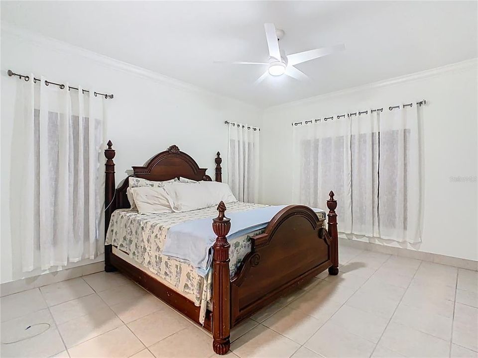 出租: $2,800 (4 贝兹, 3 浴室, 2221 平方英尺)