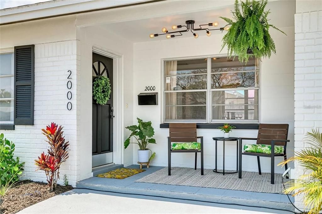 For Sale: $415,000 (2 beds, 2 baths, 1029 Square Feet)