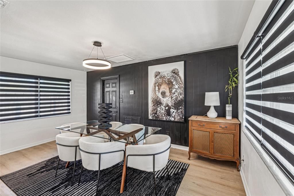 For Sale: $415,000 (2 beds, 2 baths, 1029 Square Feet)