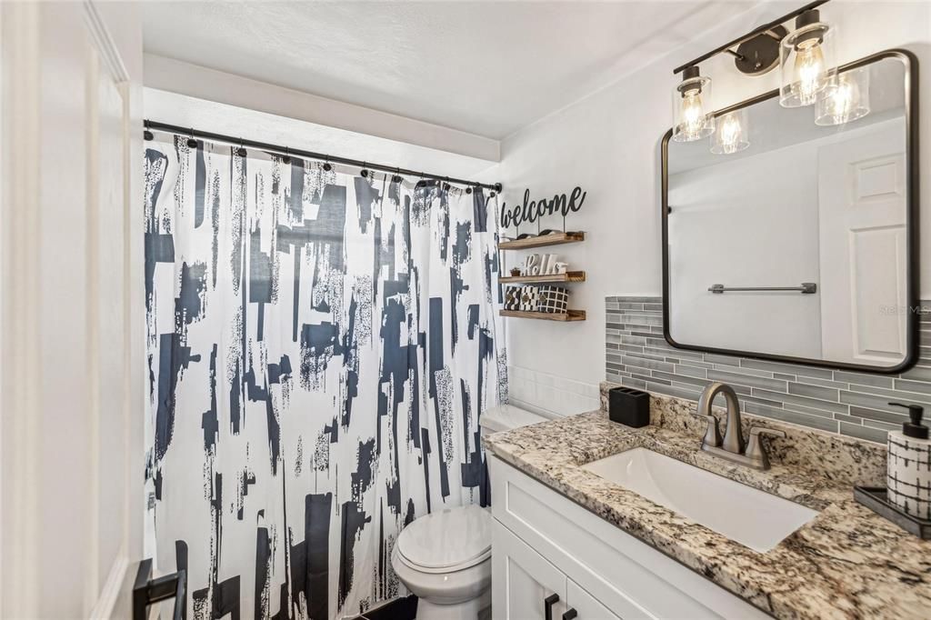 For Sale: $415,000 (2 beds, 2 baths, 1029 Square Feet)