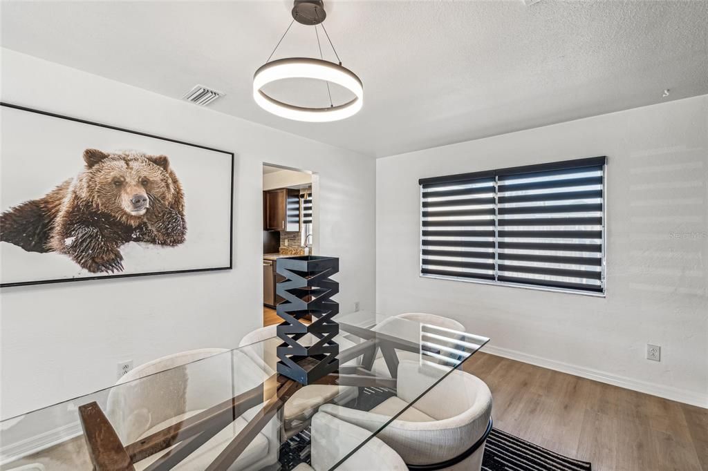 For Sale: $415,000 (2 beds, 2 baths, 1029 Square Feet)