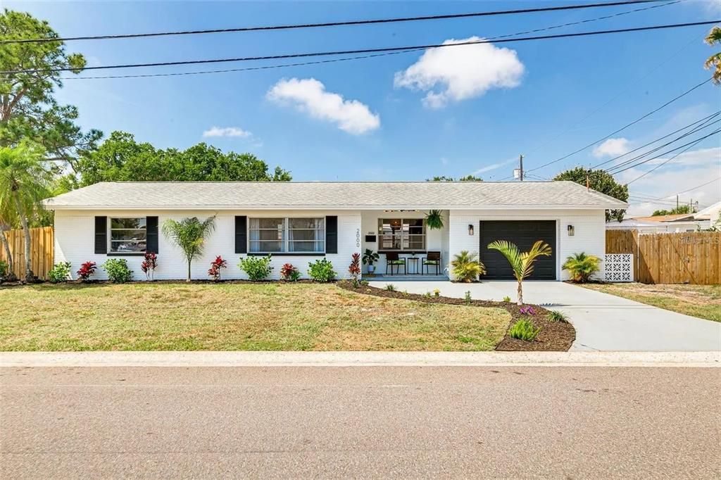 For Sale: $415,000 (2 beds, 2 baths, 1029 Square Feet)