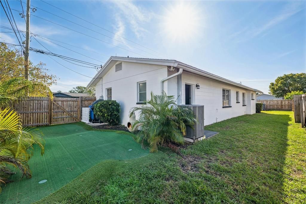 For Sale: $415,000 (2 beds, 2 baths, 1029 Square Feet)