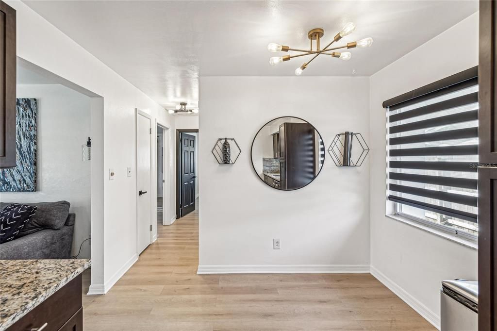 For Sale: $415,000 (2 beds, 2 baths, 1029 Square Feet)