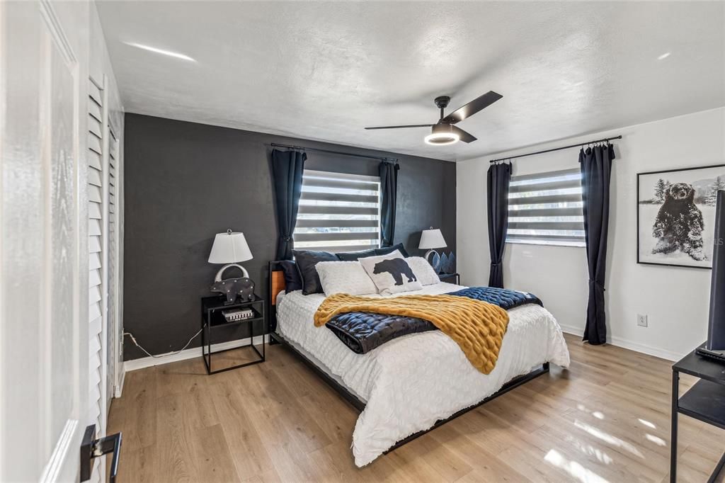 For Sale: $415,000 (2 beds, 2 baths, 1029 Square Feet)