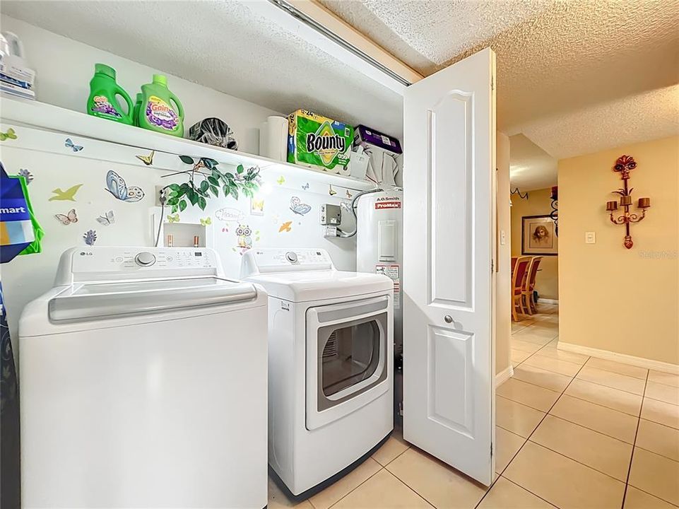 En Venta: $249,999 (3 camas, 2 baños, 1618 Pies cuadrados)