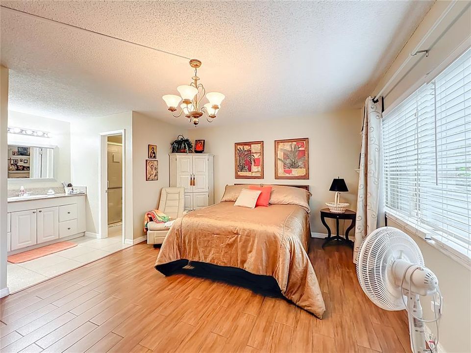 En Venta: $249,999 (3 camas, 2 baños, 1618 Pies cuadrados)