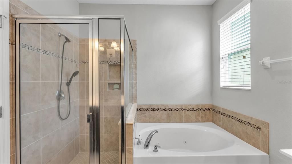 For Sale: $360,000 (4 beds, 2 baths, 1981 Square Feet)