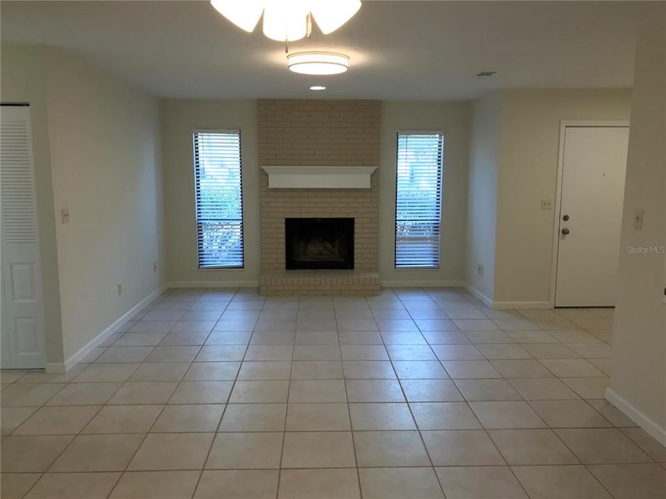 For Rent: $1,700 (3 beds, 2 baths, 1332 Square Feet)