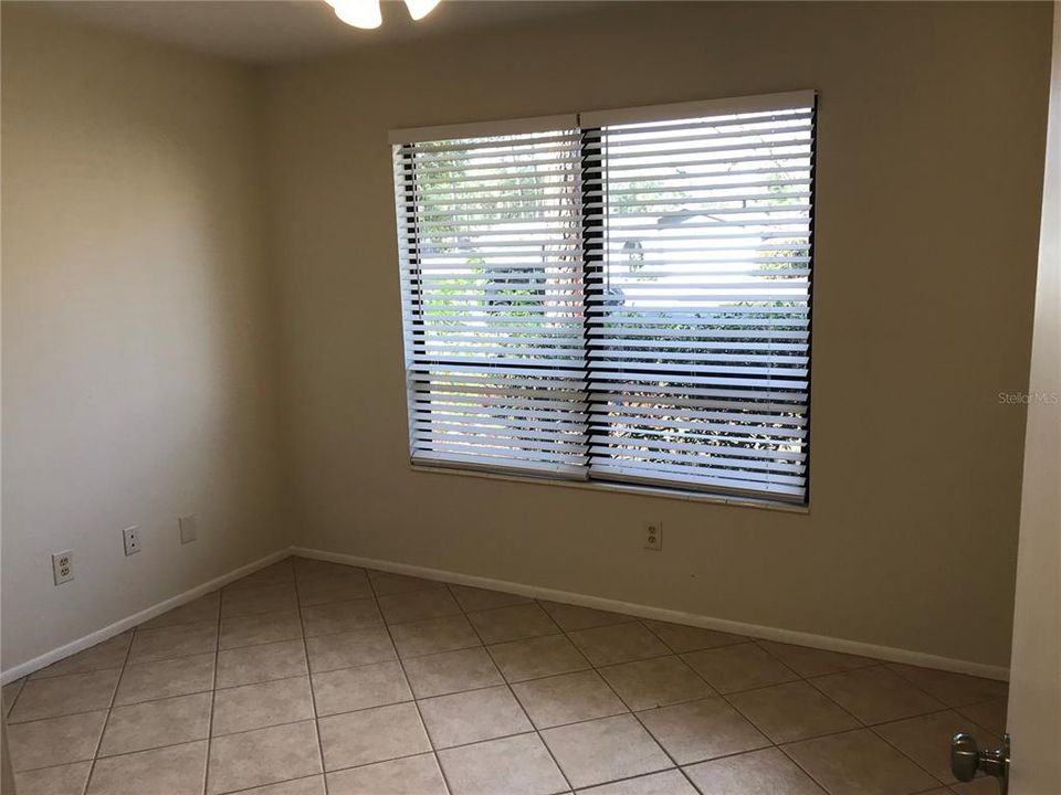 For Rent: $1,700 (3 beds, 2 baths, 1332 Square Feet)