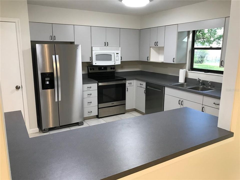 For Rent: $1,700 (3 beds, 2 baths, 1332 Square Feet)