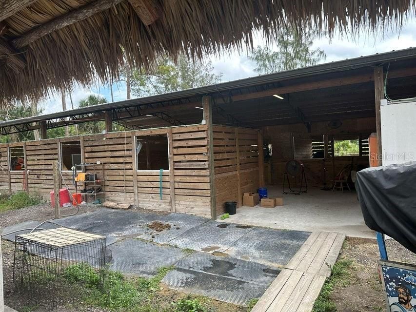 For Sale: $999,999 (5.00 acres)