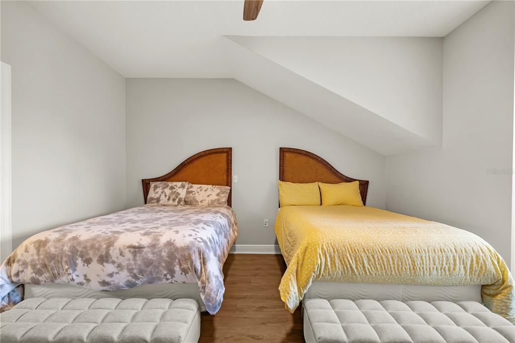 En Venta: $359,000 (3 camas, 2 baños, 2069 Pies cuadrados)