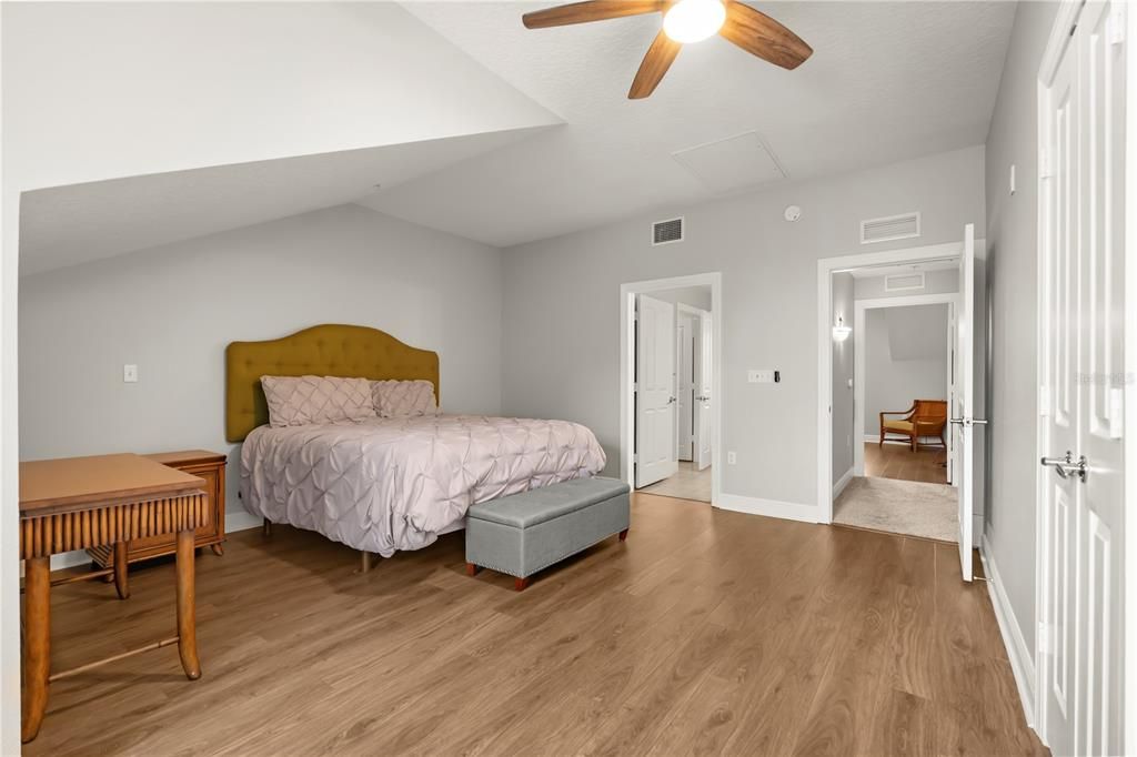 En Venta: $359,000 (3 camas, 2 baños, 2069 Pies cuadrados)