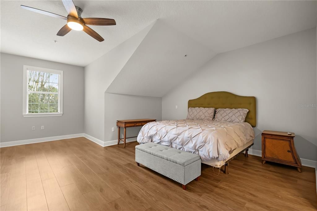 En Venta: $359,000 (3 camas, 2 baños, 2069 Pies cuadrados)