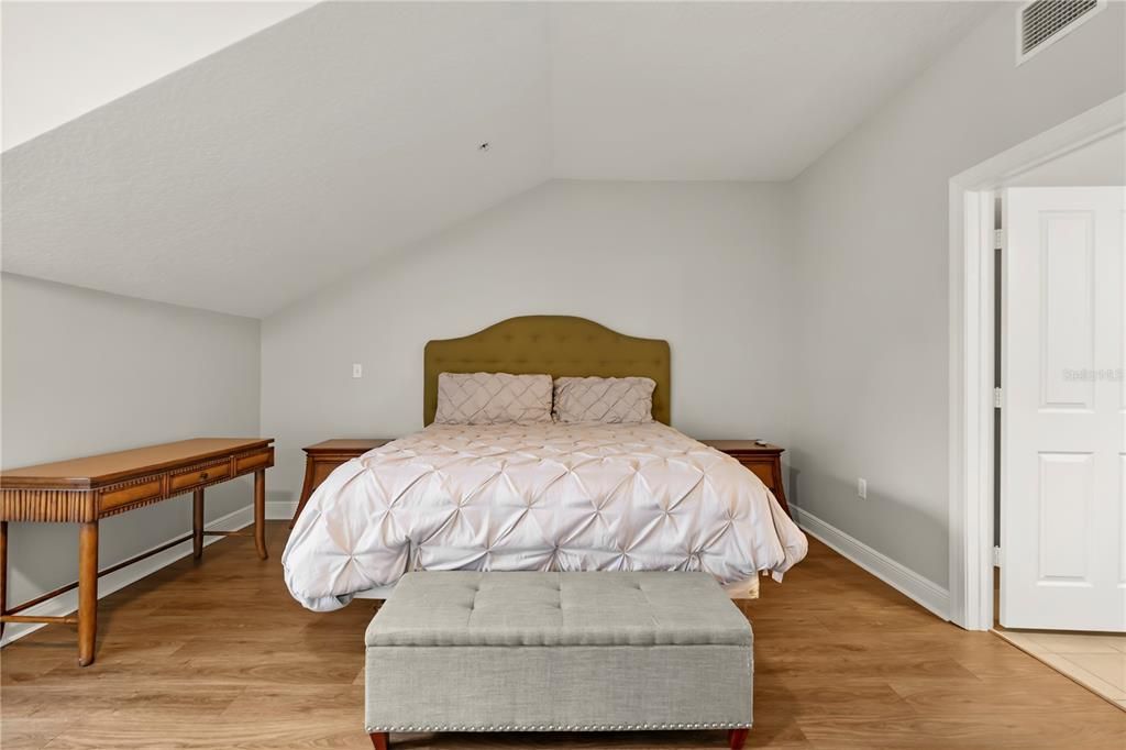 En Venta: $359,000 (3 camas, 2 baños, 2069 Pies cuadrados)