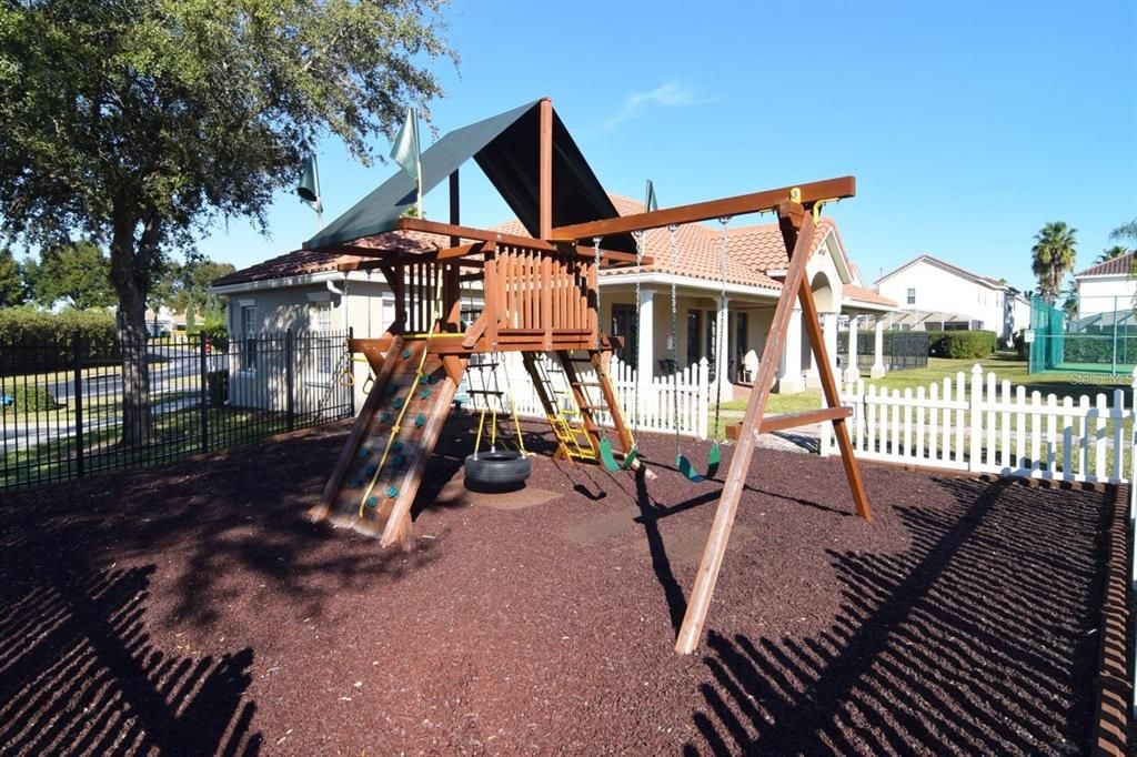 For Sale: $325,000 (3 beds, 2 baths, 1373 Square Feet)