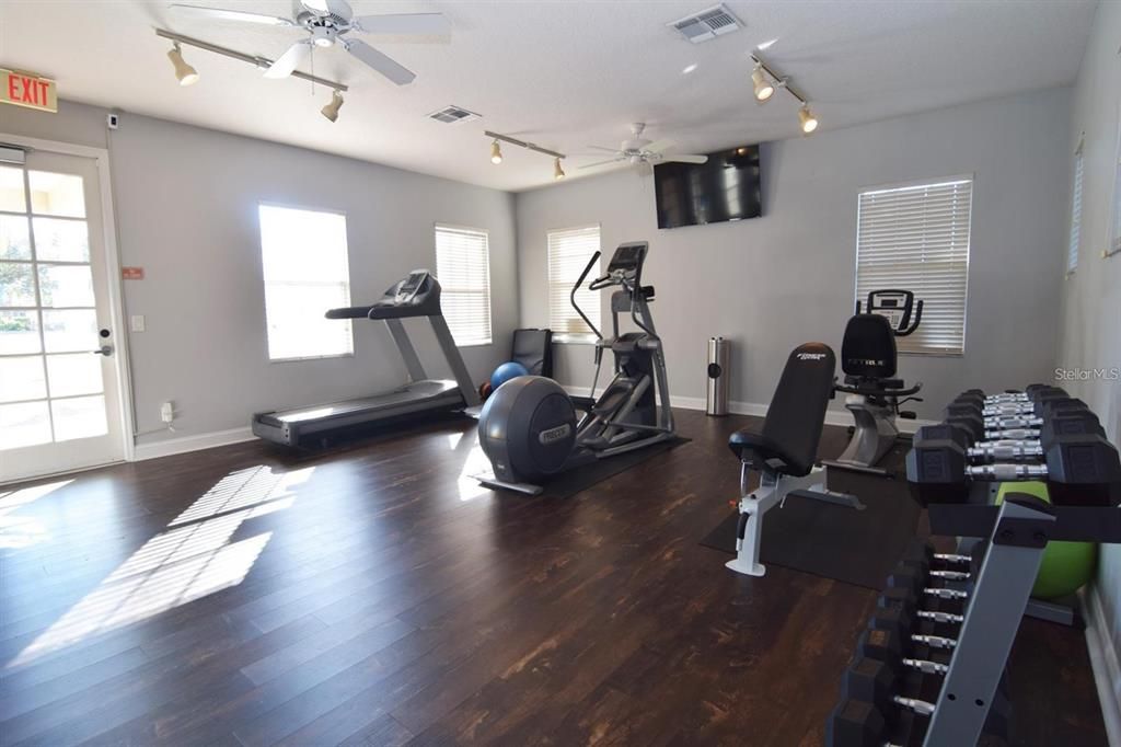 For Sale: $325,000 (3 beds, 2 baths, 1373 Square Feet)