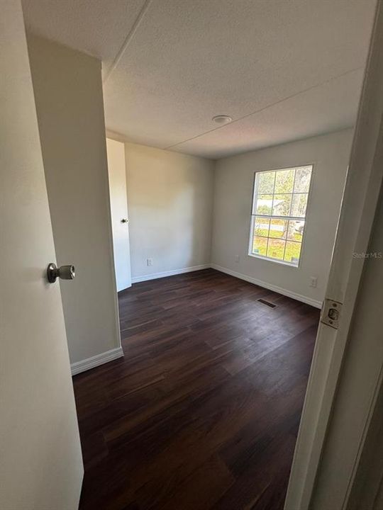 待售: $155,500 (2 贝兹, 2 浴室, 896 平方英尺)