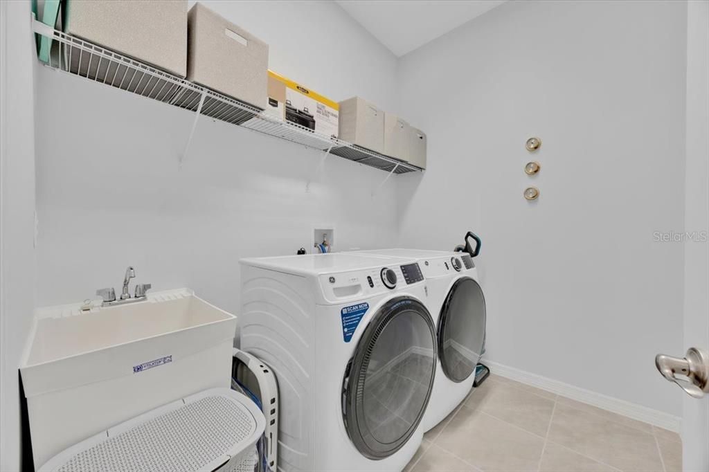 For Sale: $339,000 (2 beds, 2 baths, 1557 Square Feet)