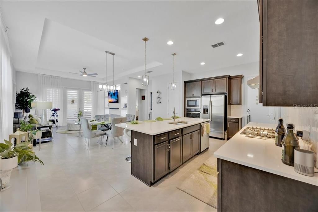 For Sale: $339,000 (2 beds, 2 baths, 1557 Square Feet)