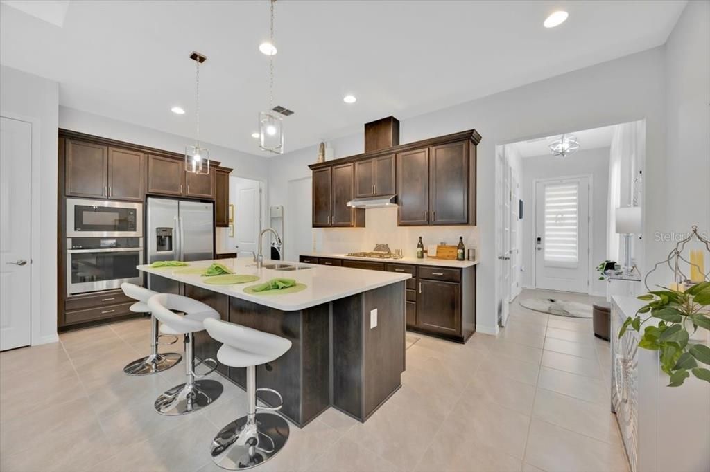 For Sale: $339,000 (2 beds, 2 baths, 1557 Square Feet)