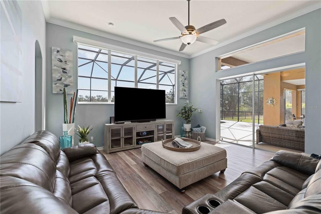 На продажу: $799,999 (5 спален, 4 ванн, 3466 Квадратных фут)