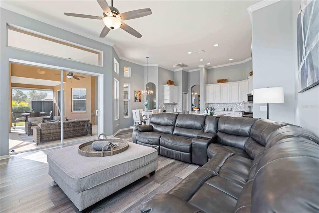 На продажу: $799,999 (5 спален, 4 ванн, 3466 Квадратных фут)