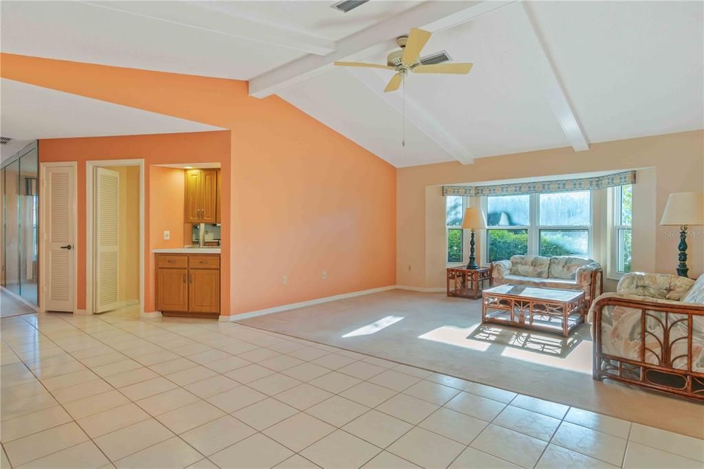 На продажу: $375,000 (3 спален, 2 ванн, 2147 Квадратных фут)