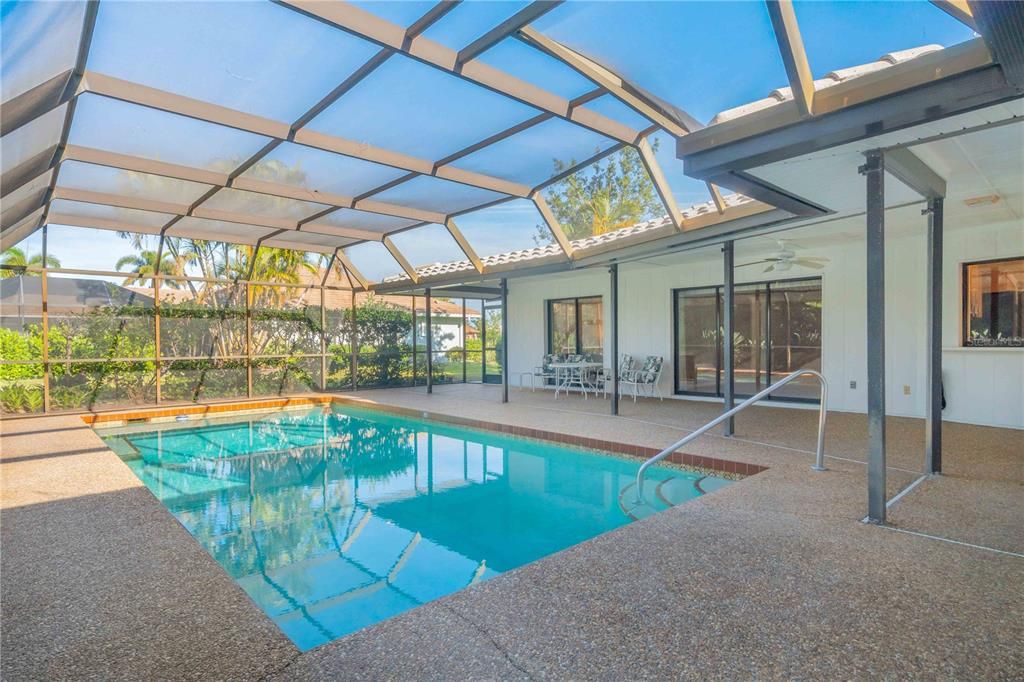 На продажу: $375,000 (3 спален, 2 ванн, 2147 Квадратных фут)