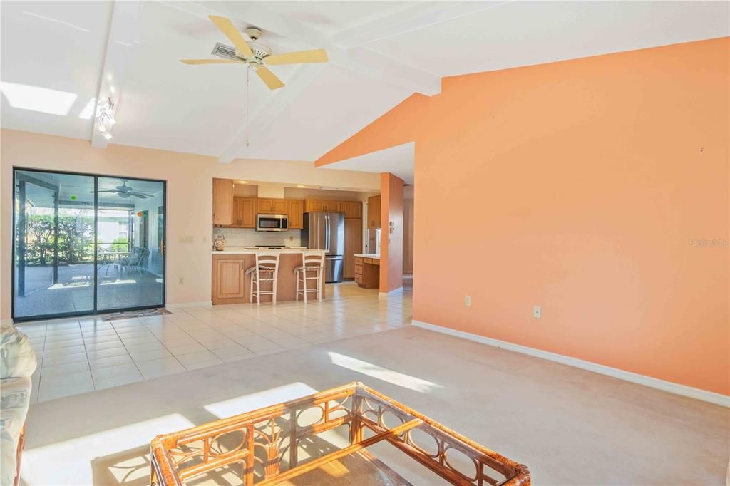 На продажу: $375,000 (3 спален, 2 ванн, 2147 Квадратных фут)