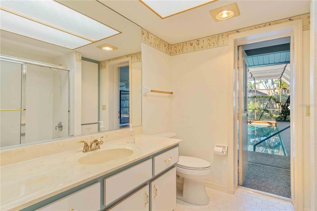 На продажу: $375,000 (3 спален, 2 ванн, 2147 Квадратных фут)