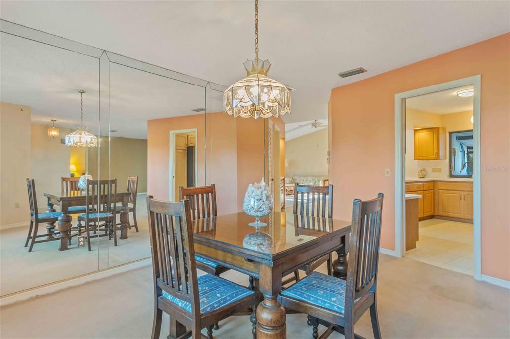 На продажу: $375,000 (3 спален, 2 ванн, 2147 Квадратных фут)