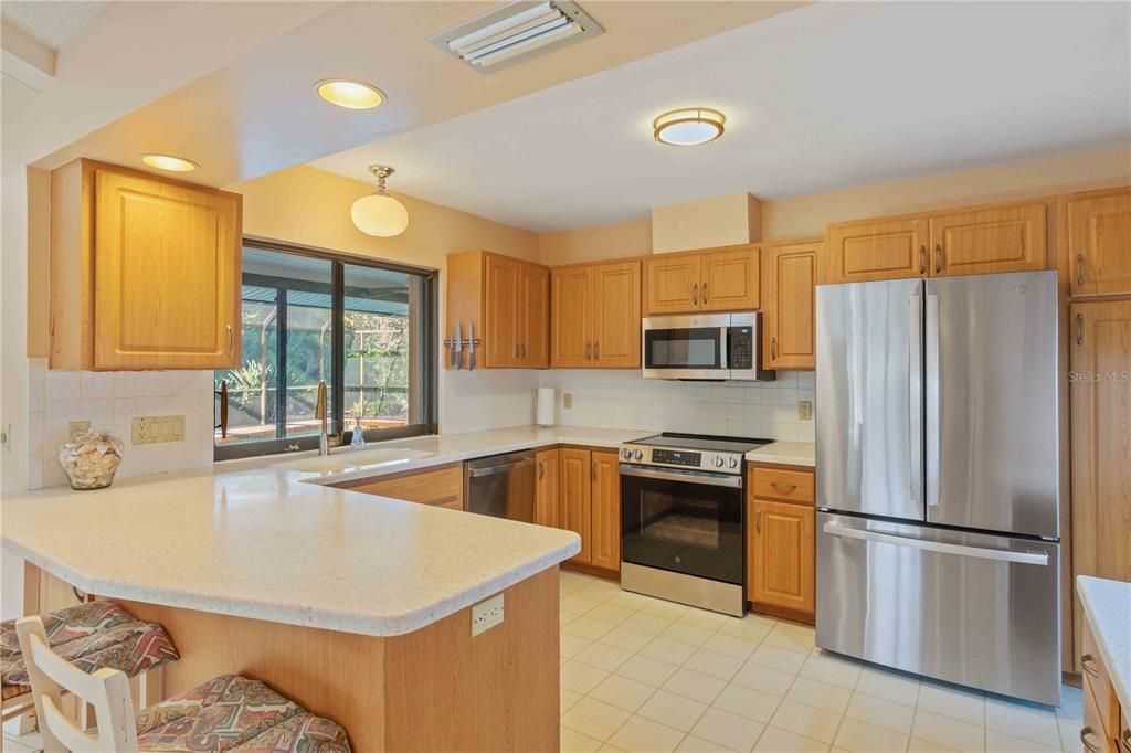 На продажу: $375,000 (3 спален, 2 ванн, 2147 Квадратных фут)