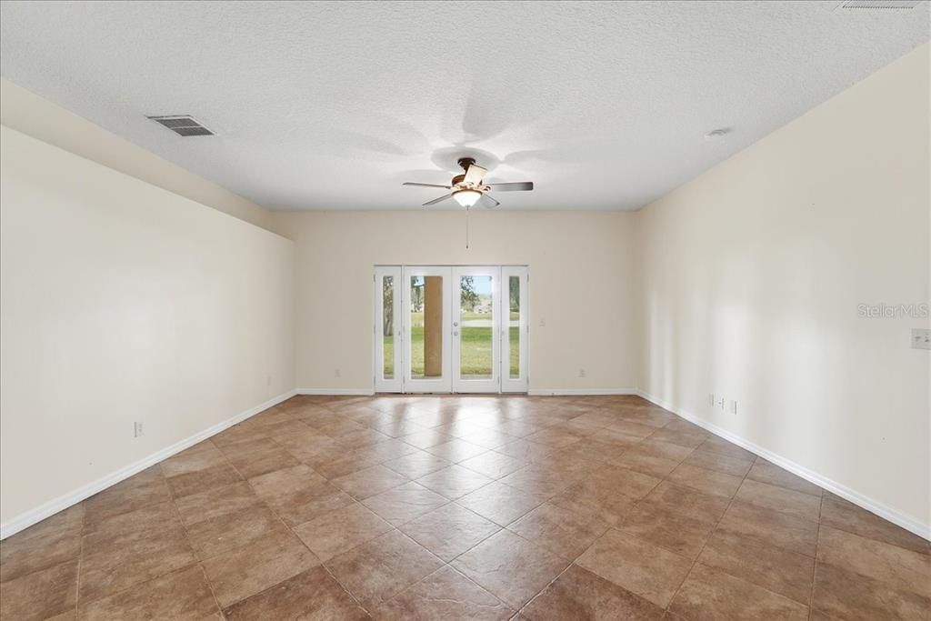 出租: $2,695 (4 贝兹, 2 浴室, 2520 平方英尺)