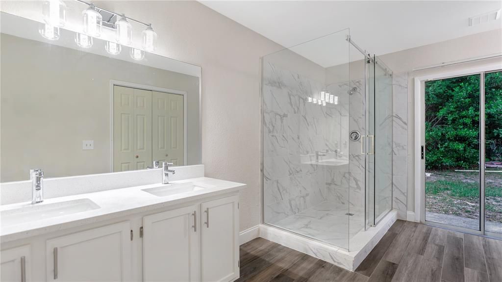 For Sale: $300,000 (3 beds, 2 baths, 1732 Square Feet)